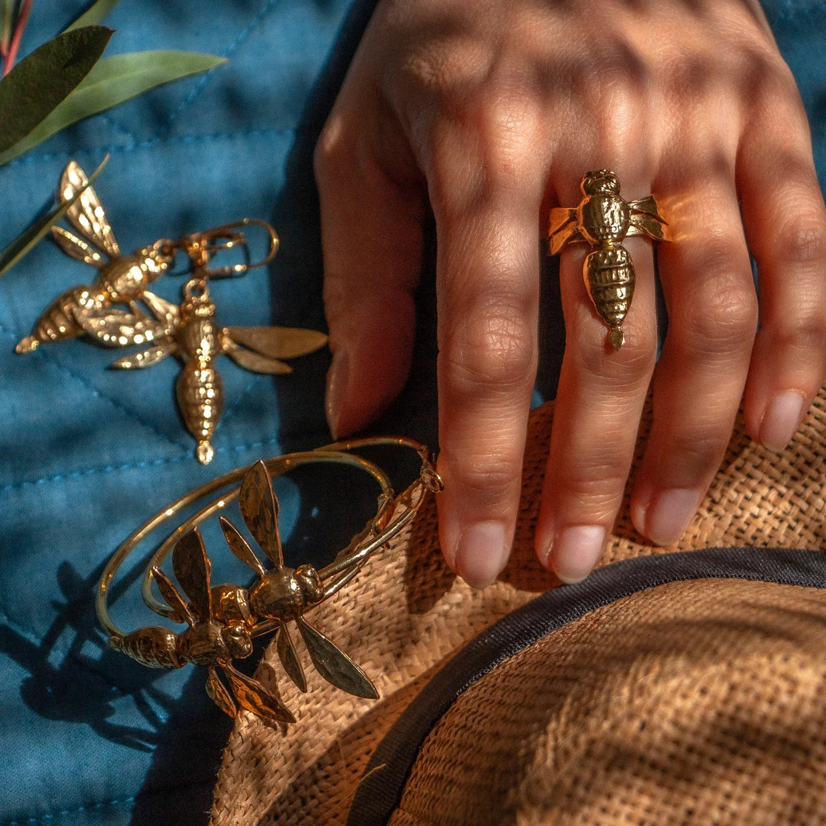 Queen Bee Earrings - Farmatuur